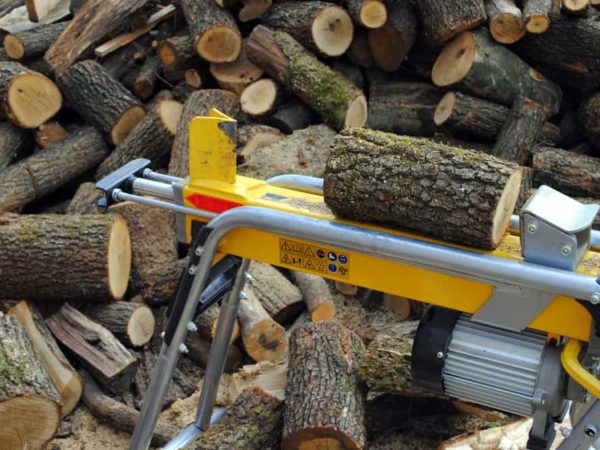 5 Best Kinetic Log Splitters of 2022 – Top Kinetic Wood Splitter Reviews