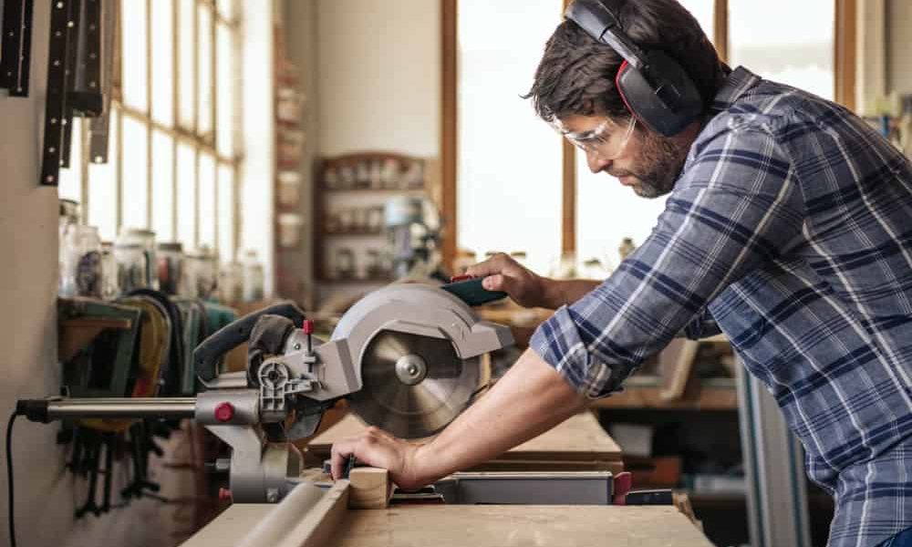 11 Tips for Using a Circular Saw like Pro