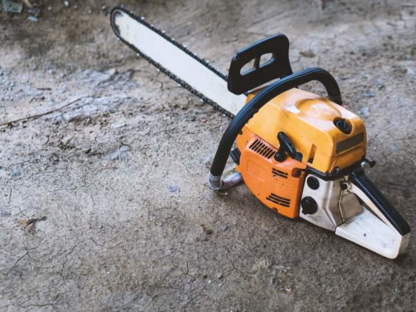 11 Reasons Why Your Chainsaw Won’t Start (Tips to Fix)